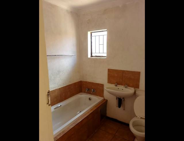 2 BEDROOM PROPERTY TO RENT IN PROTEA GLEN